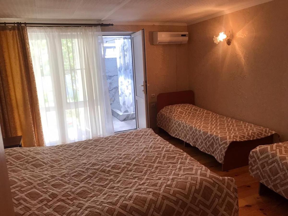 Guest House Dali Gagra Exterior photo