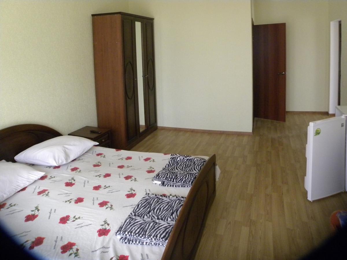 Guest House Dali Gagra Exterior photo