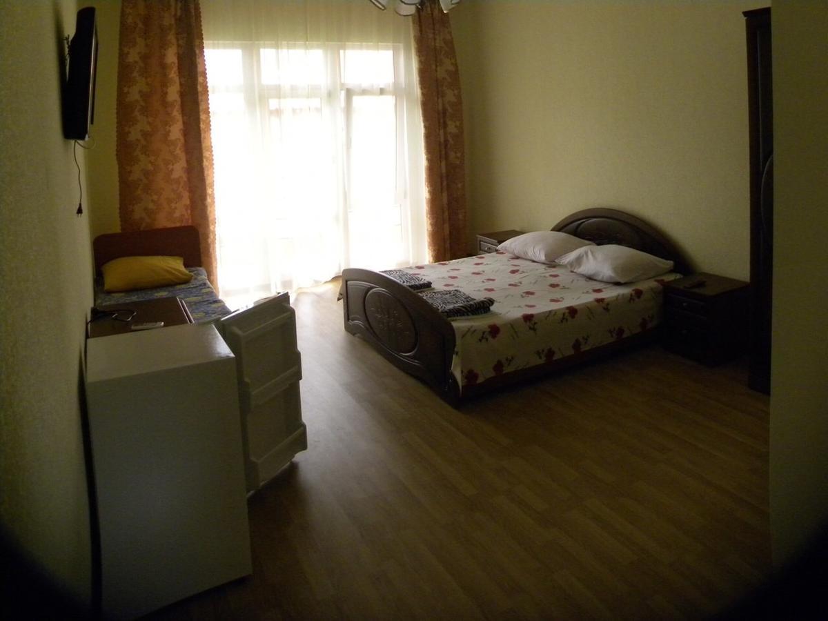 Guest House Dali Gagra Exterior photo